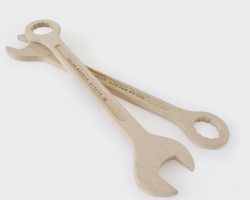 Гаечные ключи из фанеры - сувенир