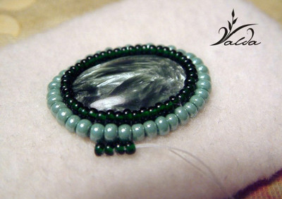 Вышитая брошь. Мастер-класс Вышитая брошь. Мастер-класс