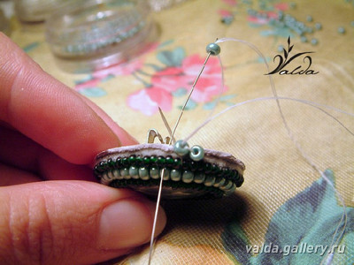 Вышитая брошь. Мастер-класс Вышитая брошь. Мастер-класс