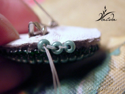 Вышитая брошь. Мастер-класс Вышитая брошь. Мастер-класс