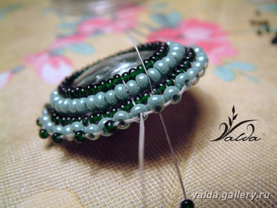 Вышитая брошь. Мастер-класс Вышитая брошь. Мастер-класс