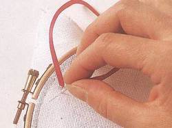 Вышивка лентами. Урок Шов вперед иголку.