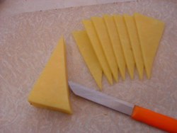 Ёлочки из сыра и колбасы