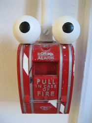 Магнитные глаза из тенисных мячиков