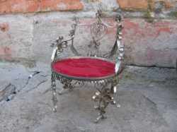 Поделки из консервных банок (стулья и столик) Поделки из консервных банок (стулья и столик)